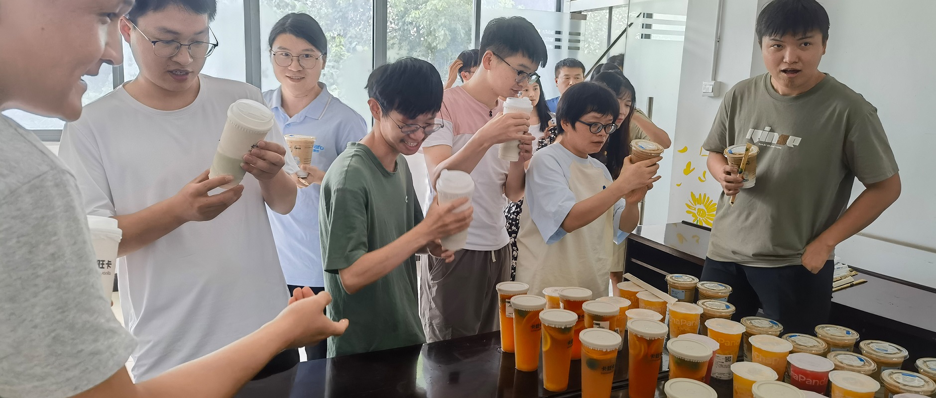 【企业文化】夏日送清凉，共筑温馨企业文化家园